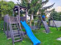 Drewniany domek dla dzieci