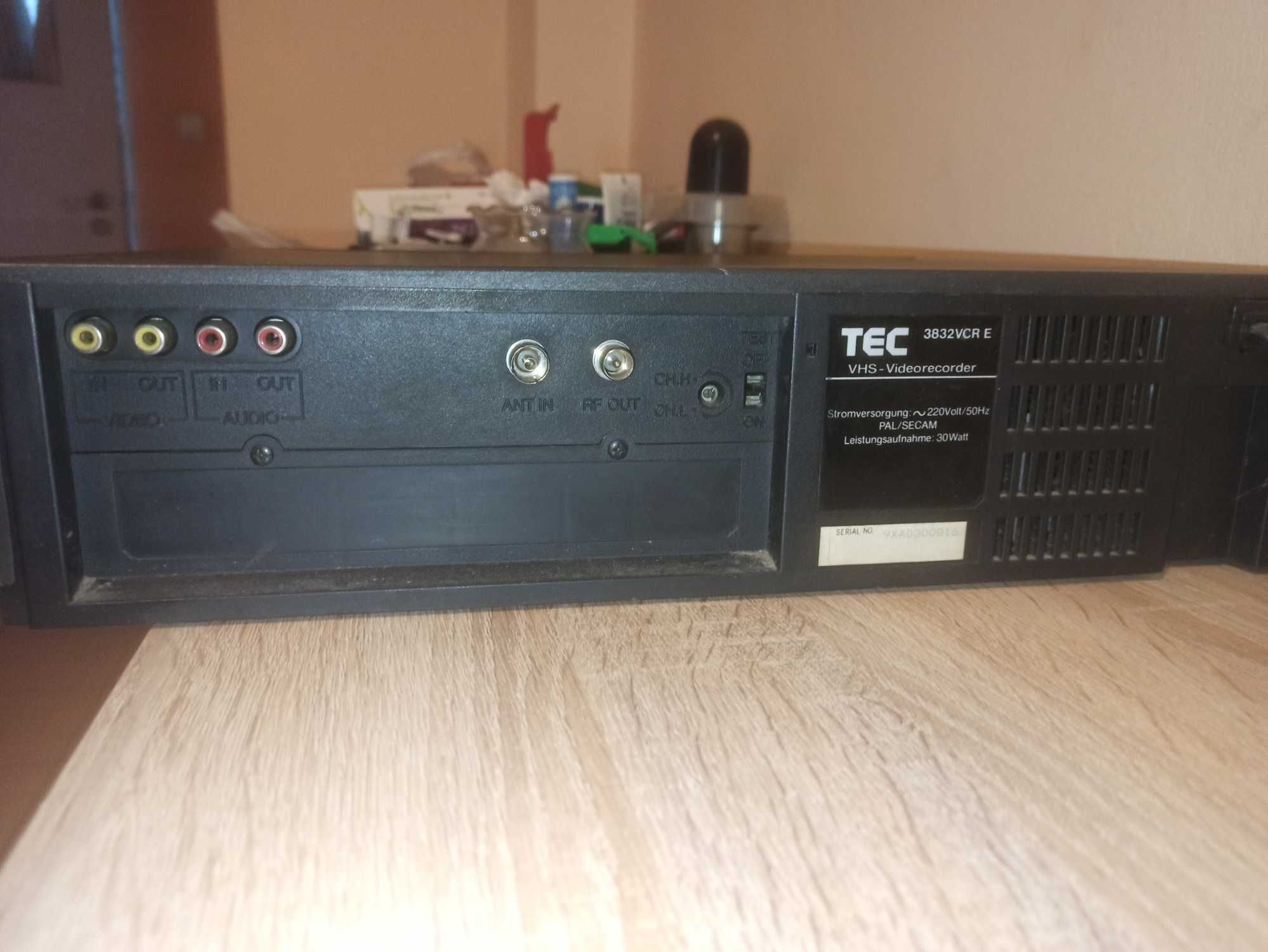 Magnetwid VHS TEC 3832 VCR videorecorder