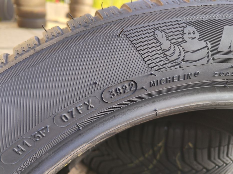 215/55/17 Michelin Cross Climate +