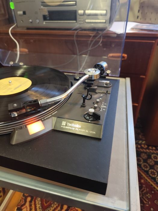 Gramofon Technics SL-23A