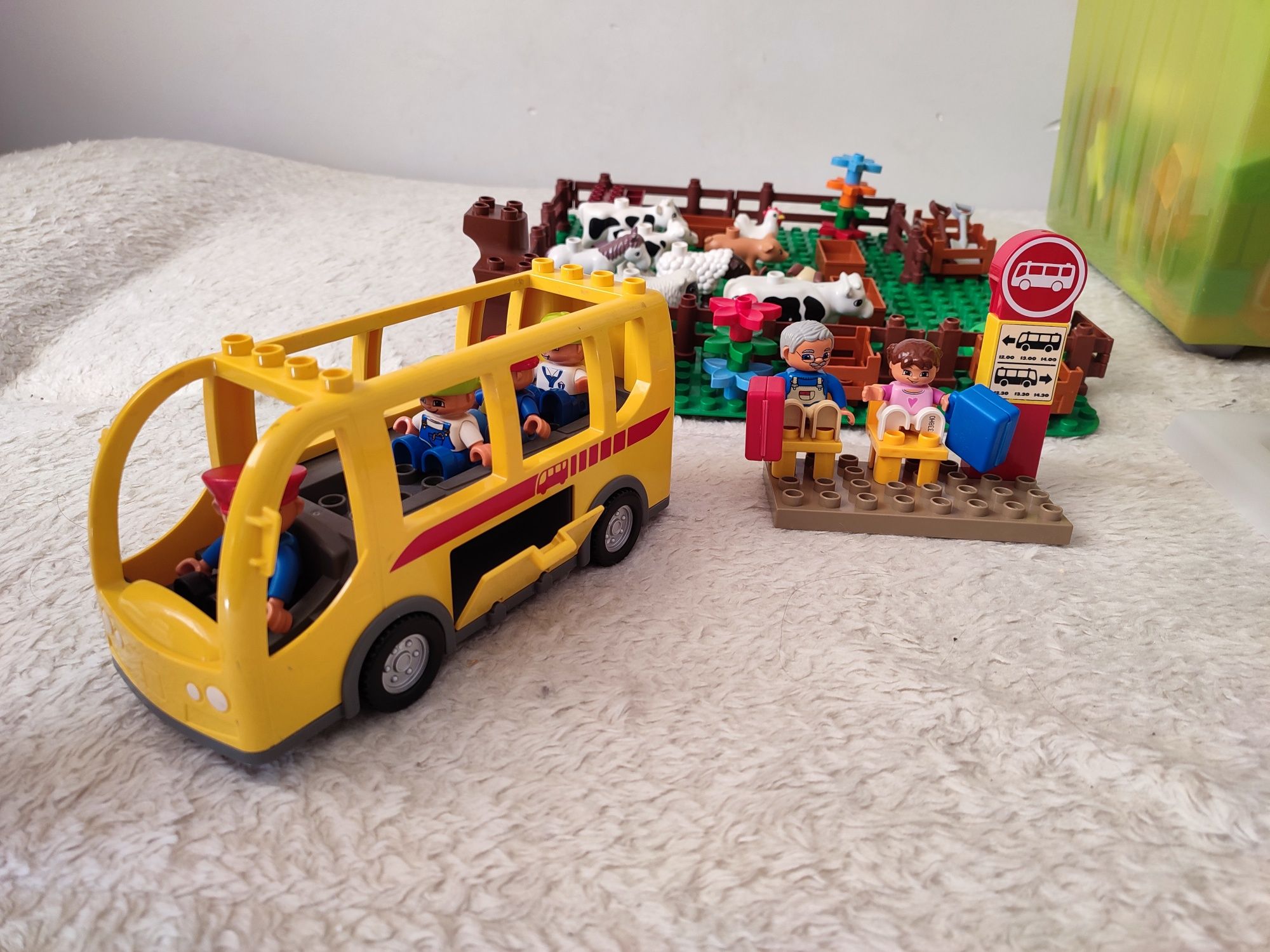 Zestaw LEGO duplo zwierzęta i autobus