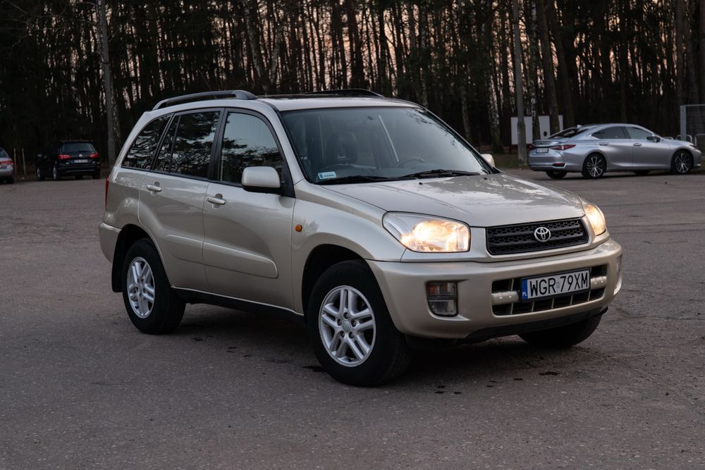 Toyota RAV4 • 2.0 Benzyna • od kobiety