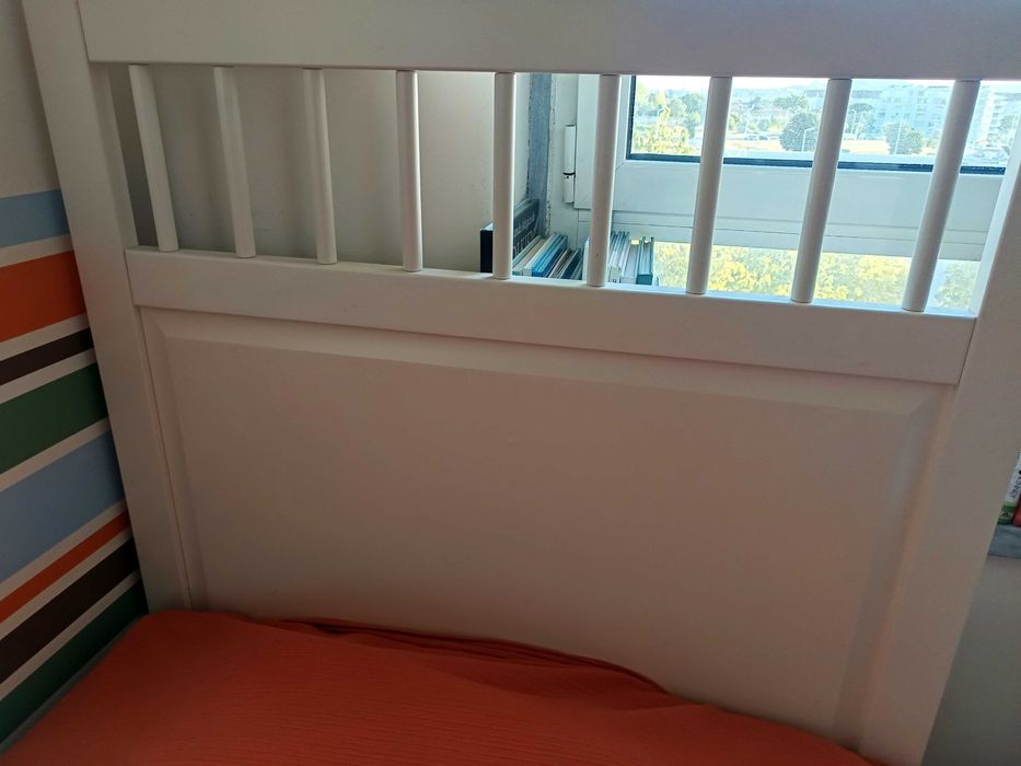 Cama solteiro IKEA + colchao Artiflex ambos em ótimo estado
