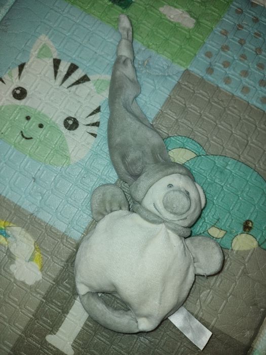 Grzechotka bałwanek miś z długim kapeluszem