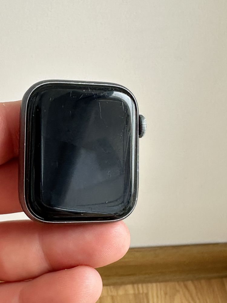 Apple watch nike 44 mm icloud lock