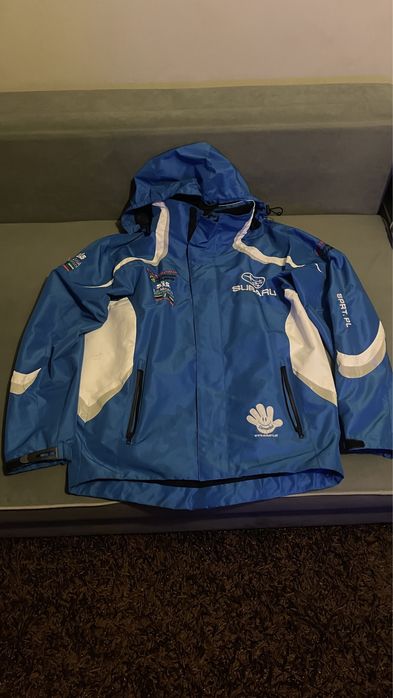 Kurtka Subaru z kapturem