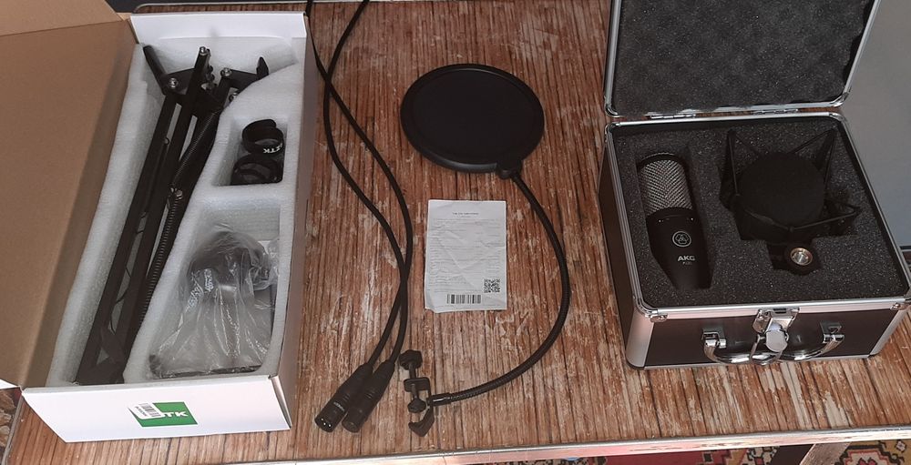 Микрофон akg p220 + пантограф + кабель