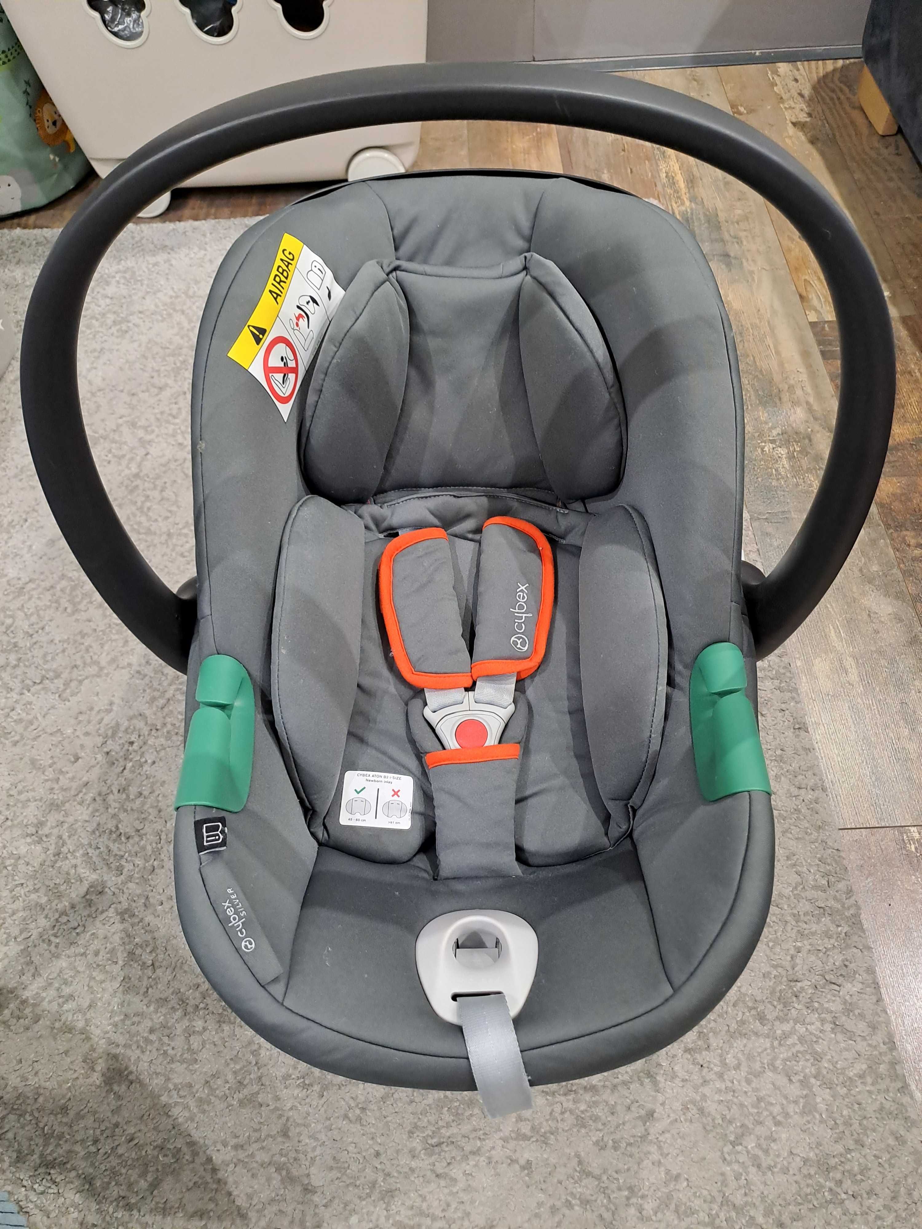 Fotelik samochodowy z bazą firmy CYBEX ATON B2 i-size
