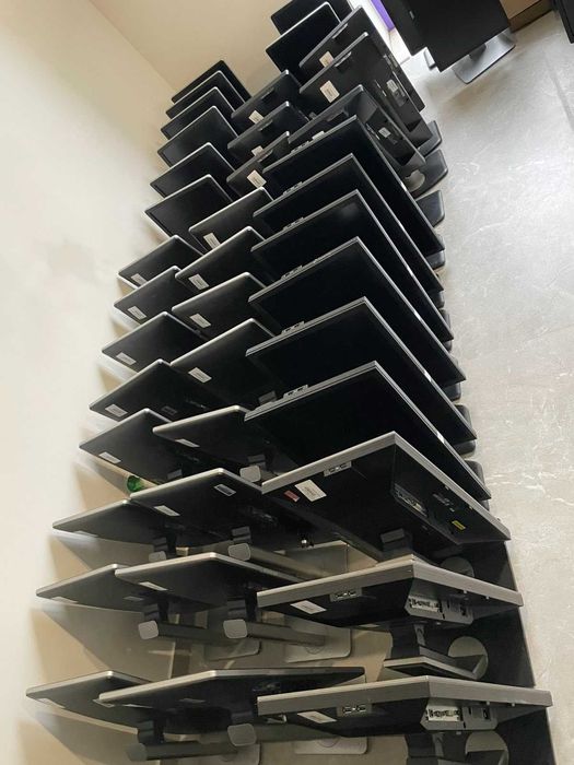 Монітор 24" Dell P2411Hb для офісу та дому є 6 шт