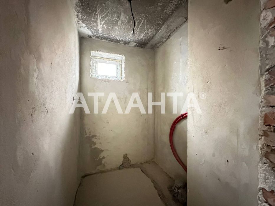 Прода окремостоячого будинку у с. Малехів на пагорбі