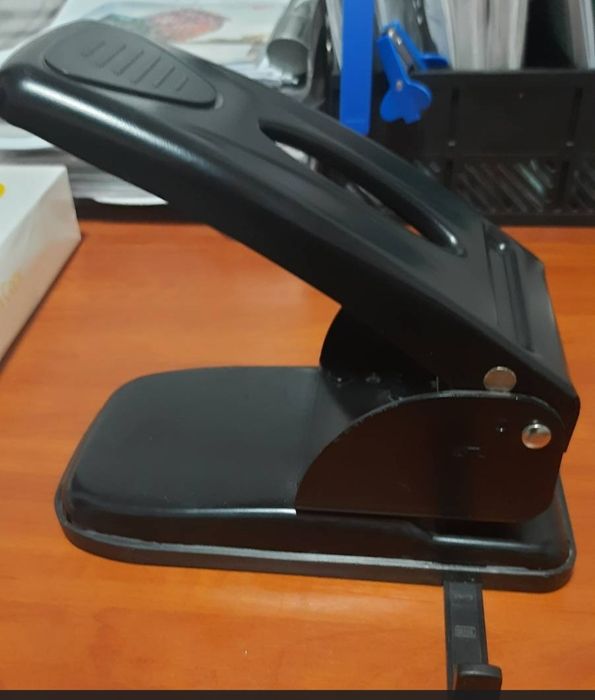 Дирокол посилений на 70 аркушів