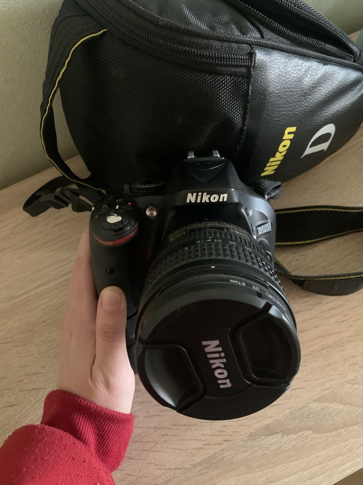 Продам фотоаппарат Nikon D5200