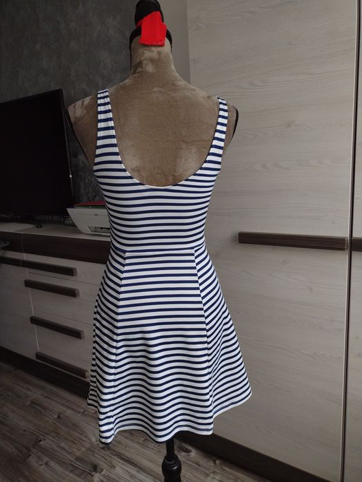 Piękna letnia sukienka w paski,marynarski styl h&m, elastyczna rozm.XS