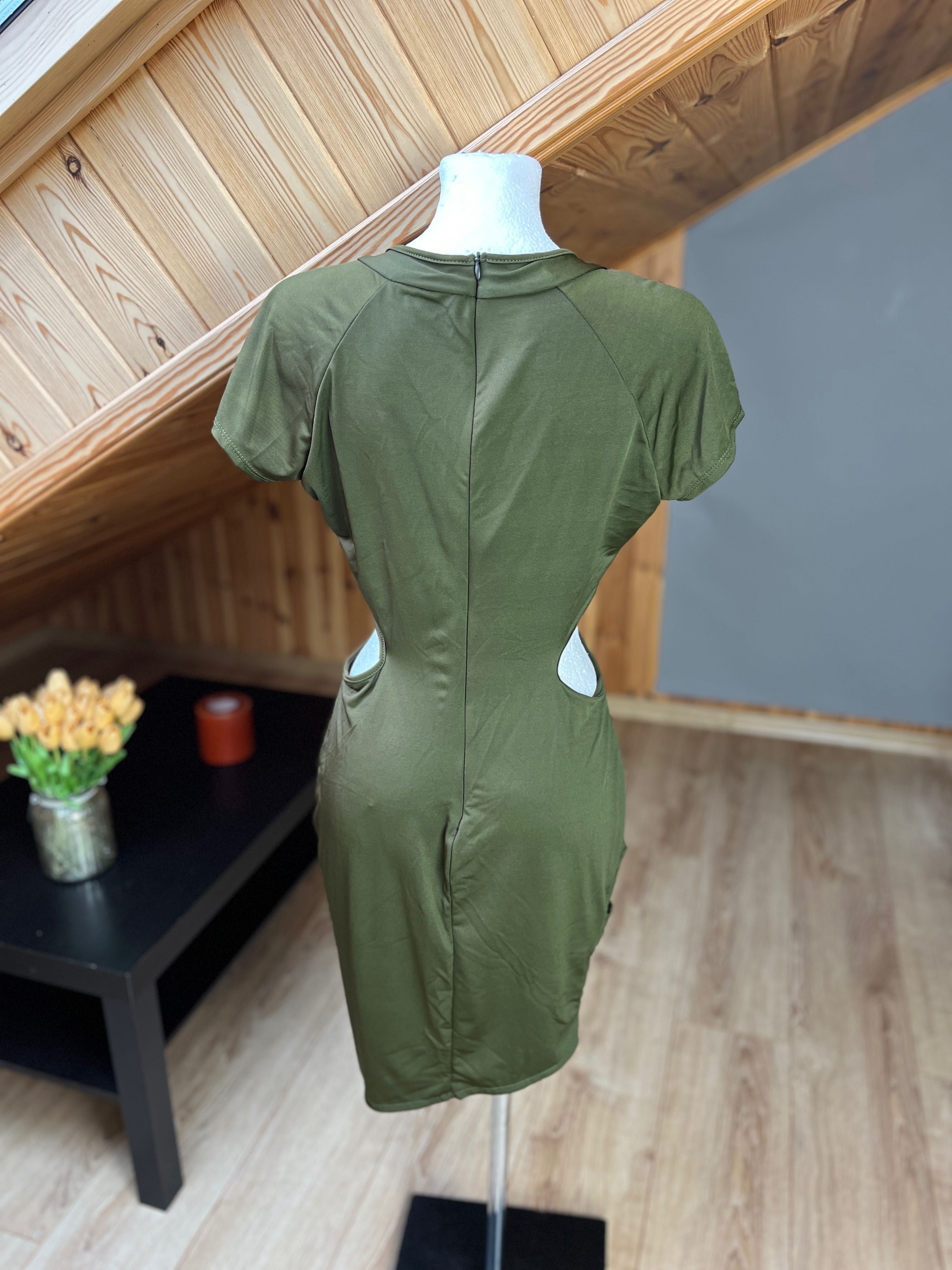 sukienka zielona khaki odważna wycięcia tuba obcisła przylegająca L