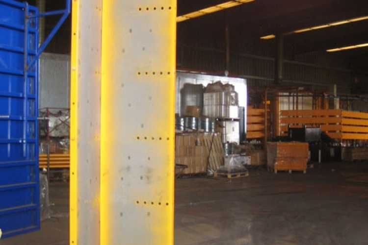 Prumos e cofragem pilares