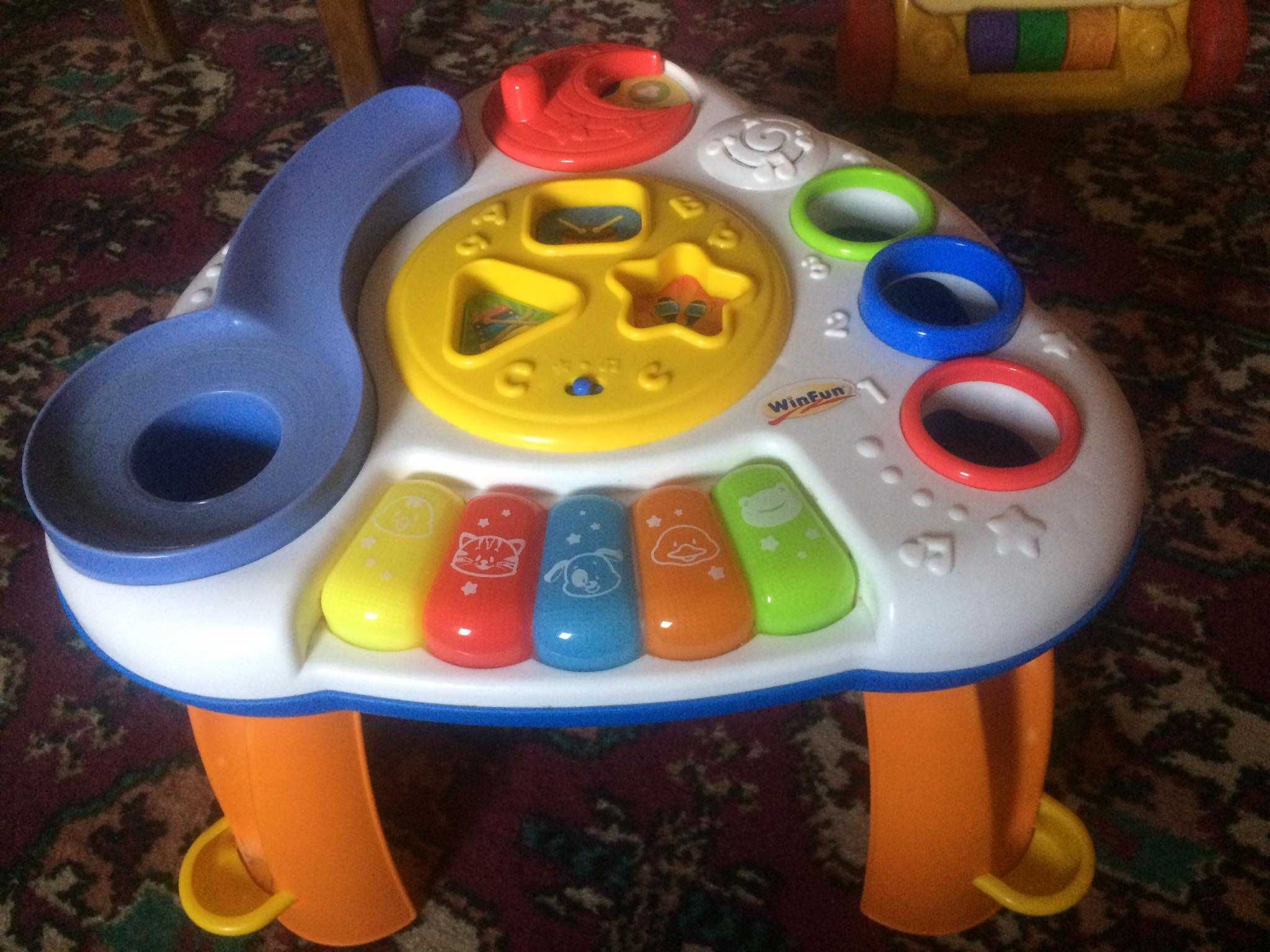 Stoliczek edukacyjny Smily Play 0812 marki WINFUN