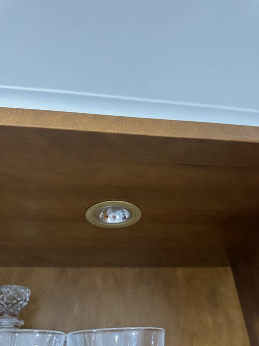 Cristaleira Iluminada Madeira