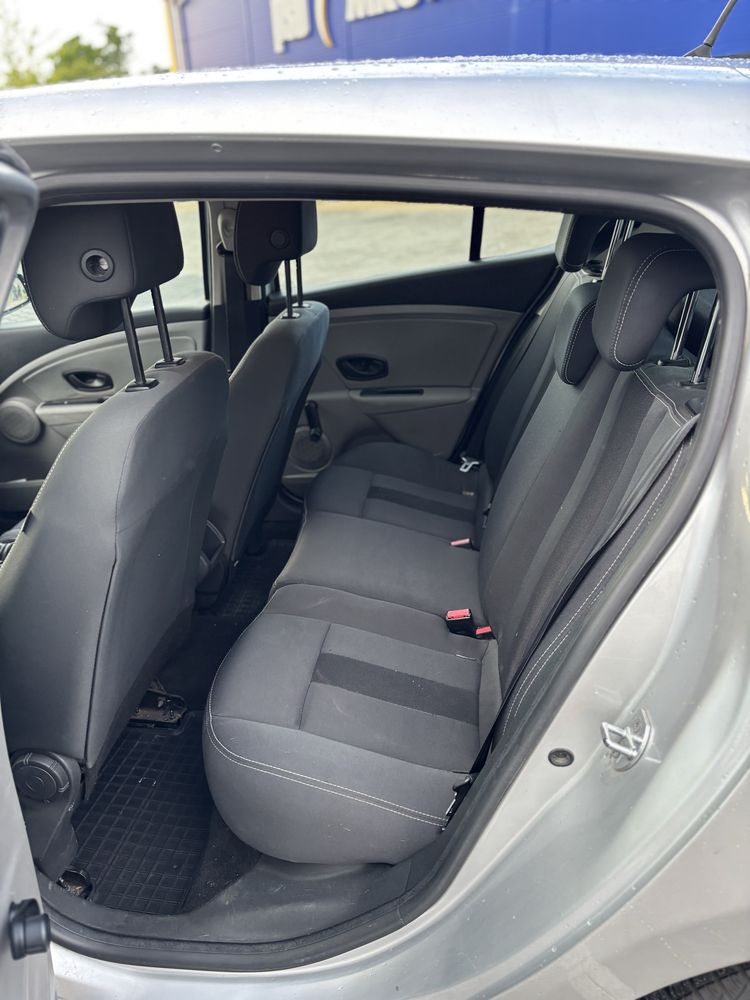Renault megane 1.5dci(fabrczynie bez dpf i dwumasy) OC i PT maj 2026r
