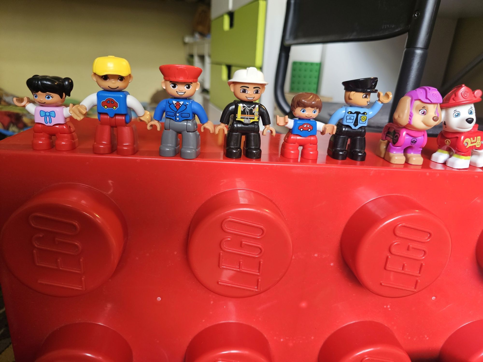 Lego Duplo Baza Psi Patrol, remiza, domek, kulodrom/zjeżdżalnia.