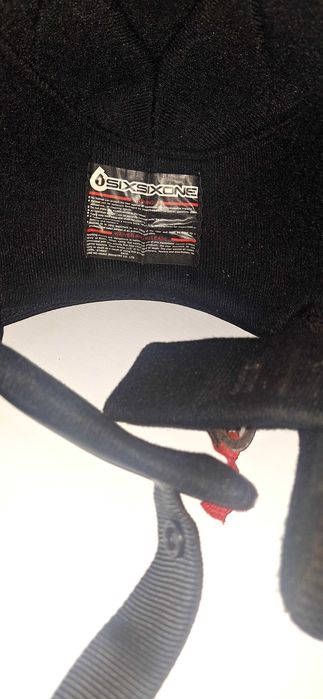 Capacete de downhill SixSixone Strike