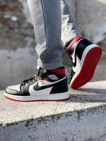 Кросівки чоловічі Nike Air Jordan 1 Retro high black white red