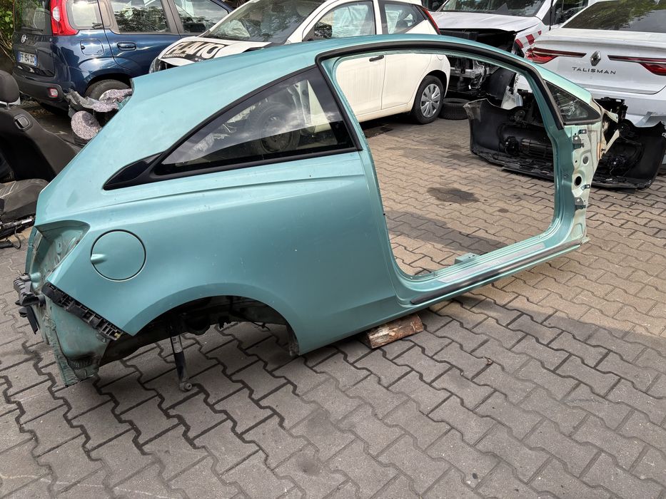 Ćwiartka bok prawy próg błotnik opel Corsa E 3D