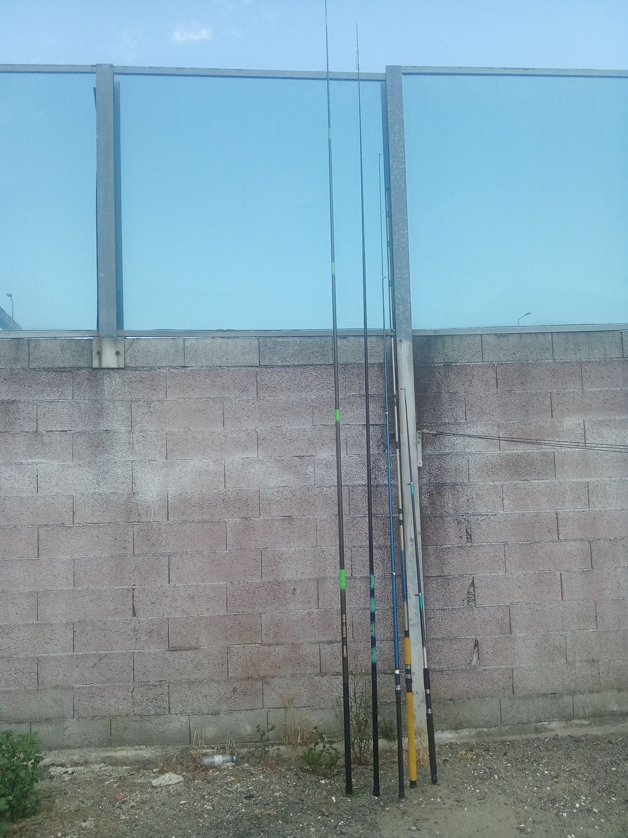 Canas pesca como novas