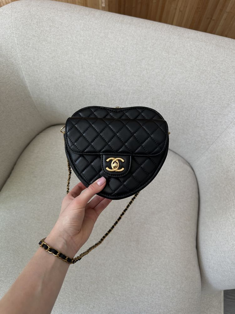 Сумка серце Chanel Heart Chain Clutch Bag чорна