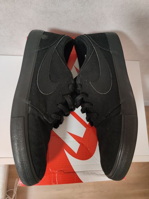 Чоловічі кеди Nike 44 розмір 28 см 

Опис:

Це класичні чорні кед