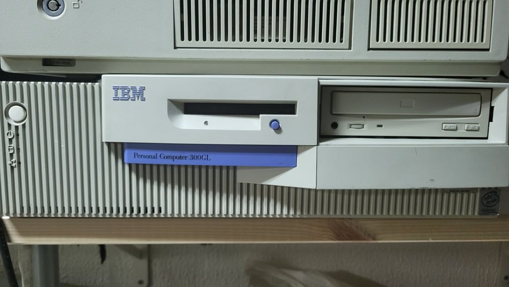 Vários Computadores IBM