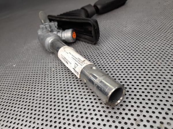 Encaixe de cinto frente esquerdo NISSAN Qashqai/Qashqai+2 I (J10, JJ10