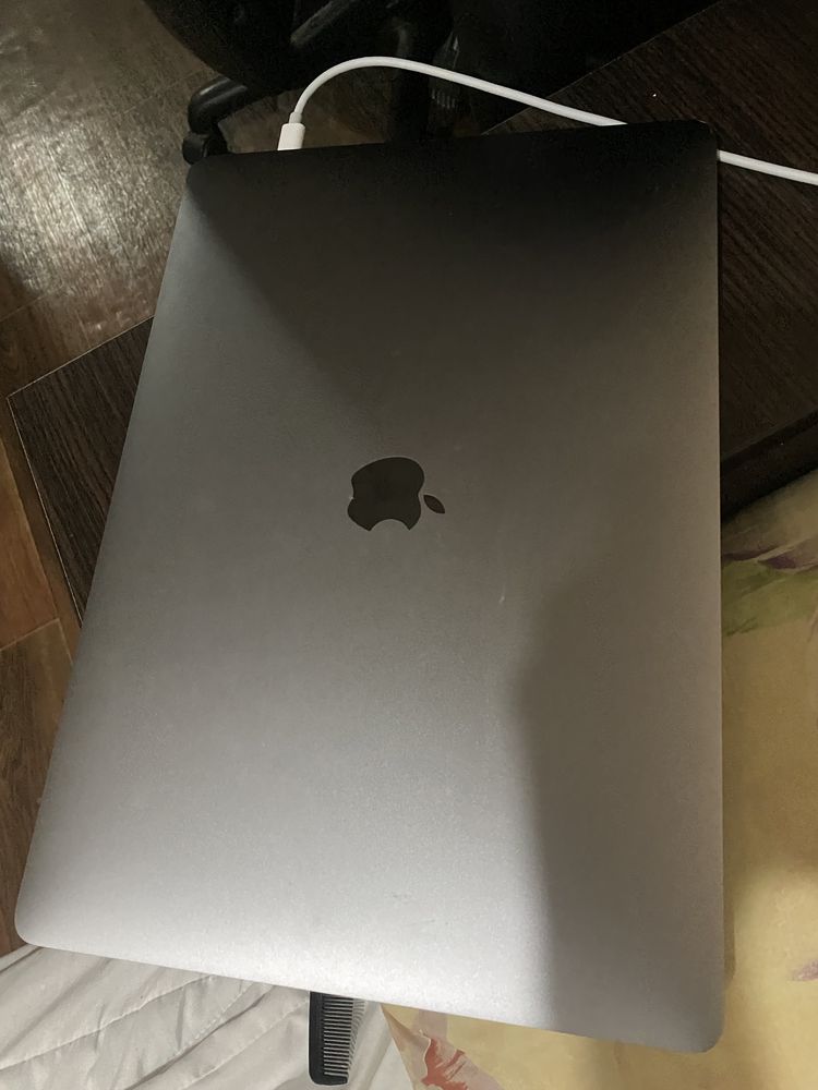 Продаю MacBook Pro 15 2016