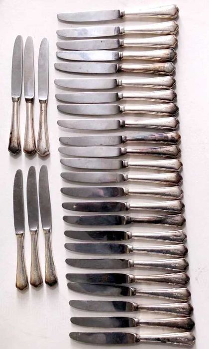 TAP. 30 facas anos 70.