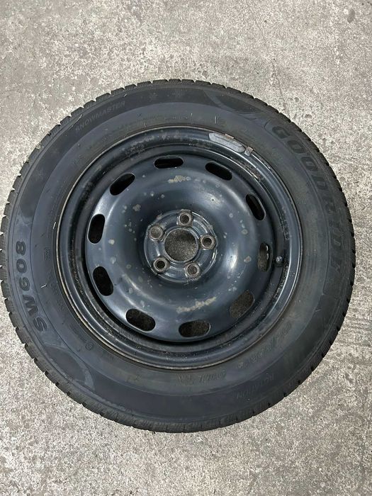 Koła zimowe 15'' 5x100 z oponami 195/65 R15 (seat)