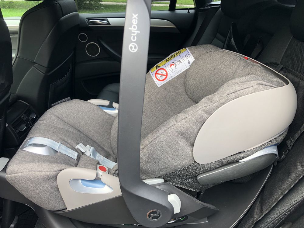 Fotelik Cybex Cloud Platinum z i-size baza