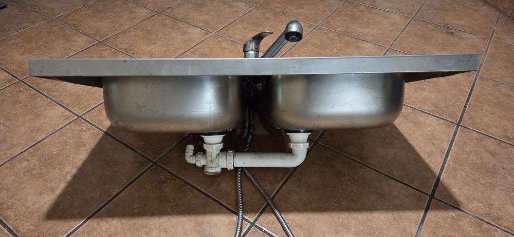 Zlew dwukomorowy nierdzewny +bateria  i syfon