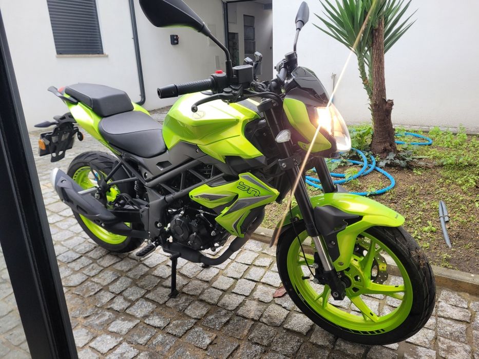 Benelli BN 125 - Ano 2023 - Apenas 3.000 km