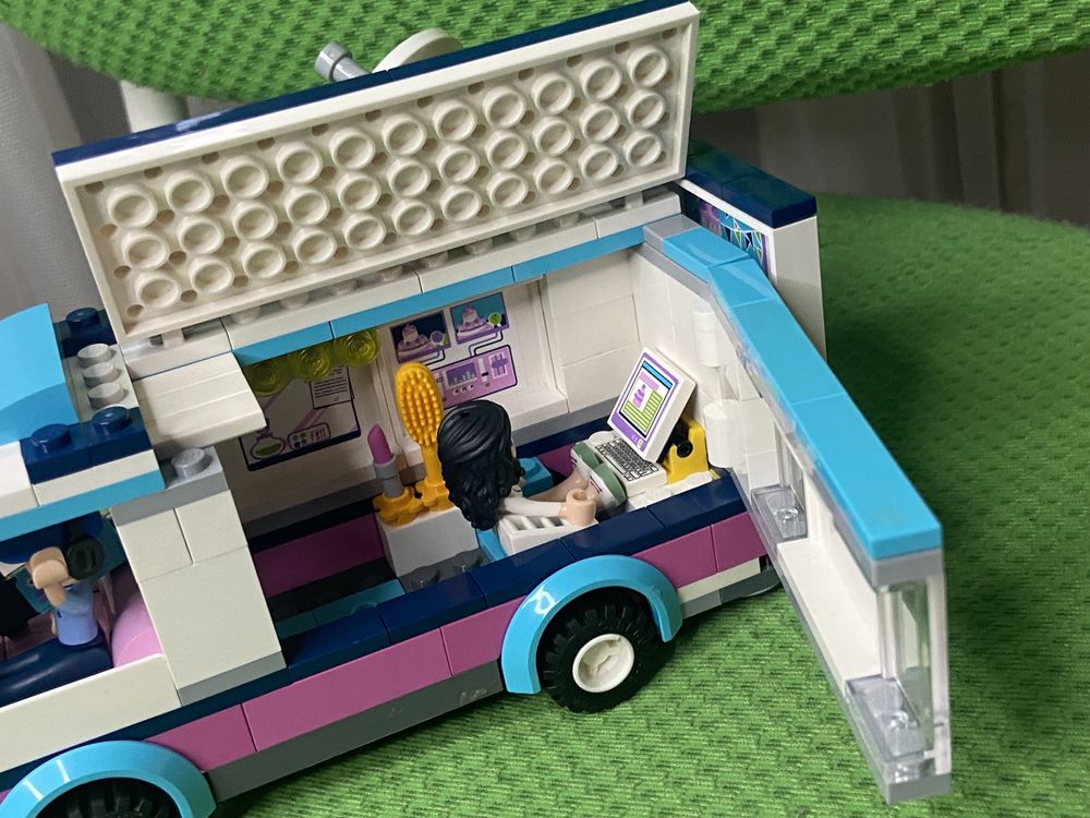 Lego Новостной фургон Хартлейк серии Френдс