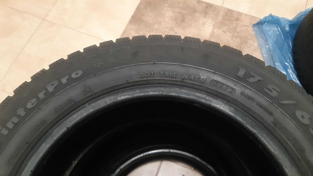 Opony zimowe 175/65 R14 82T 2 x Kormoran, 2 x GT Radial Champiro, 6mm