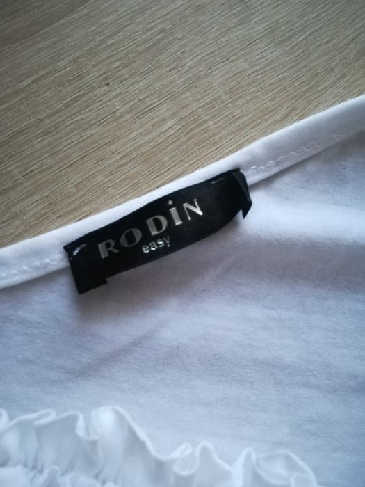 Top biały na jedno ramię