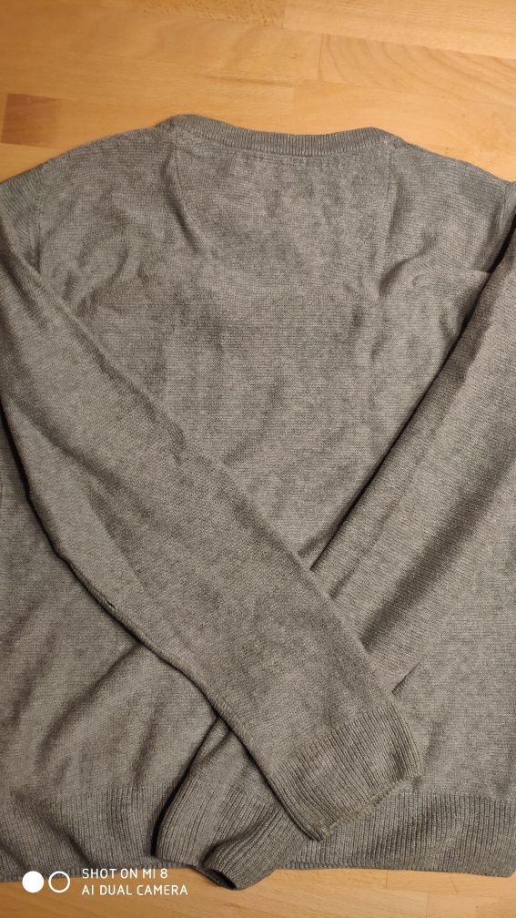 Sweter dla chłopca w rozmiarze 146. Modny stalowy kolor. Marka Reserve