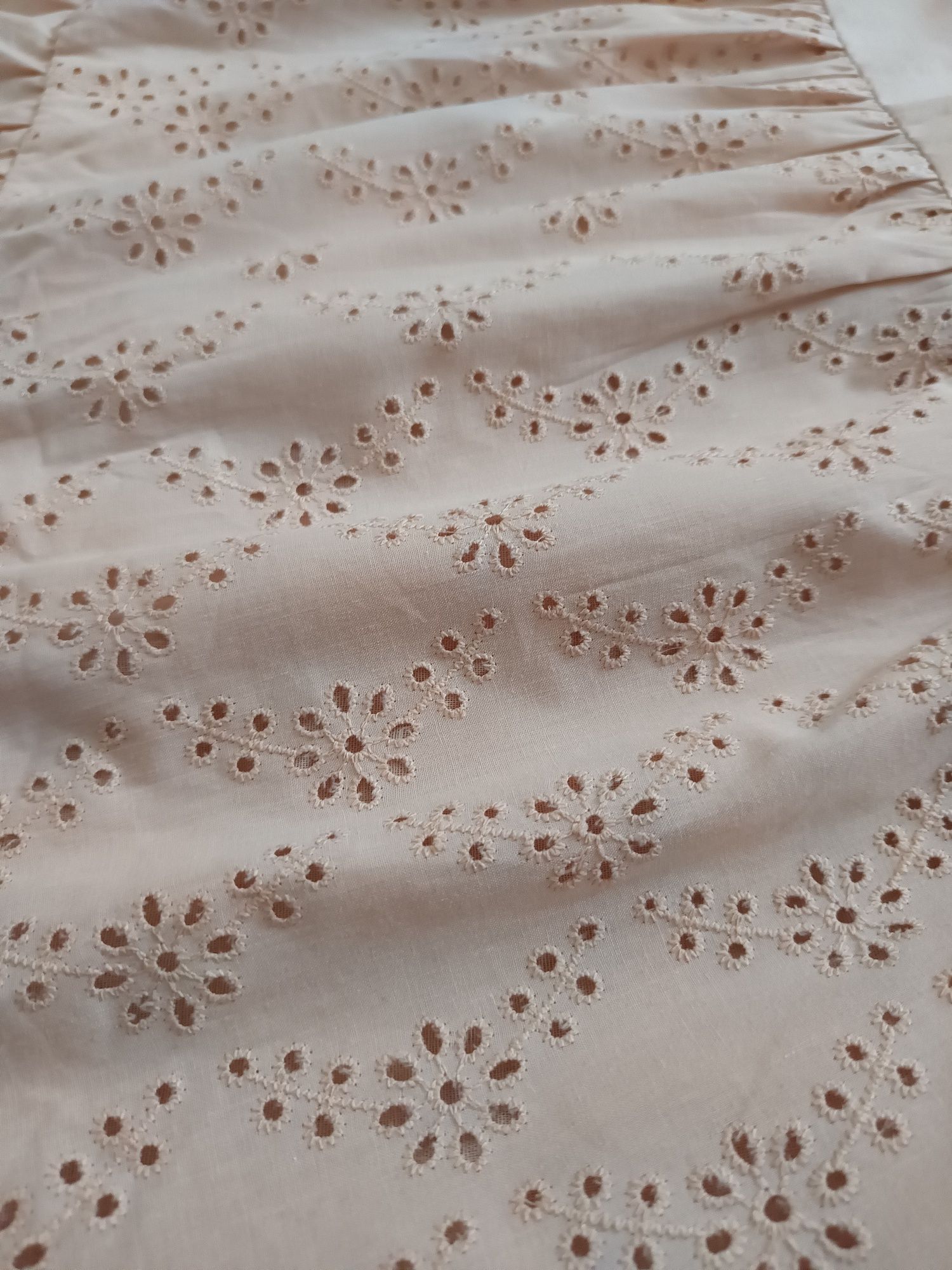 Sukienka midi na lato, M boho, pudrowy róż, haft