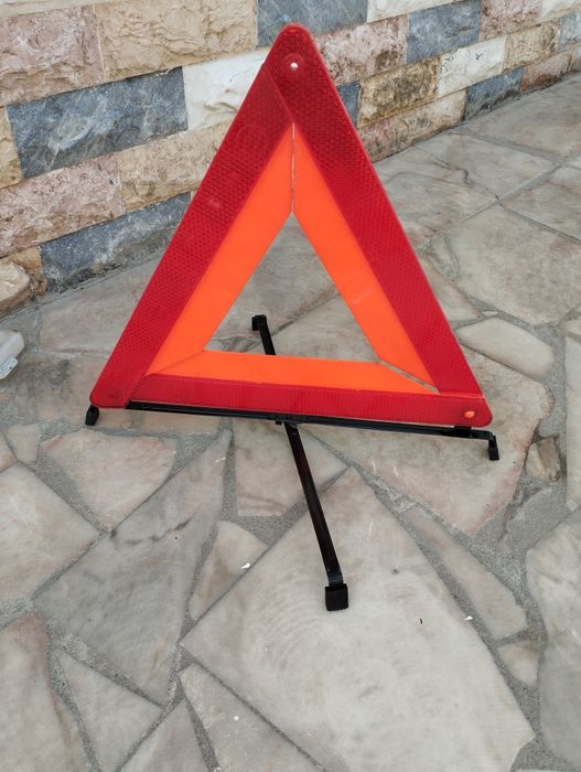 Triângulo sinalização rodoviária