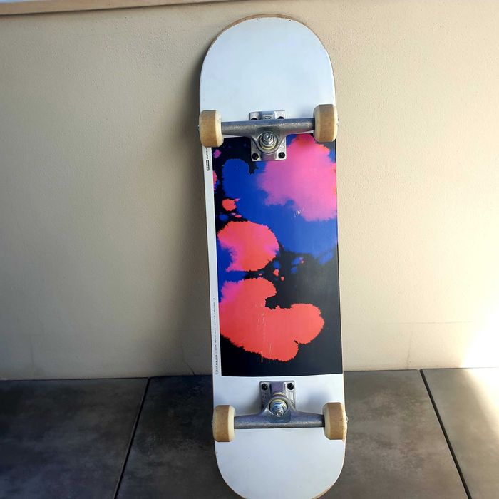 Skate completo para praticantes de nível principiante