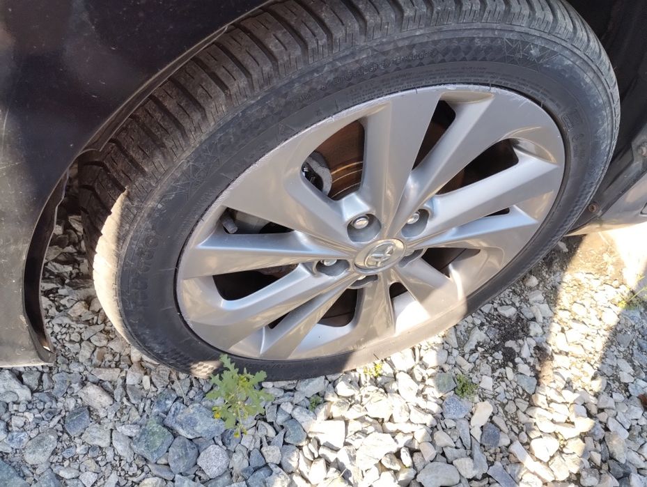 Koła 225/45/17 Toyota Auris II opony wielosezonowe ET50 felgi 5x114,3