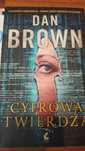 NA CEL CHARYTATYWNY Książka Cyfrowa twierdza. D. Brown
