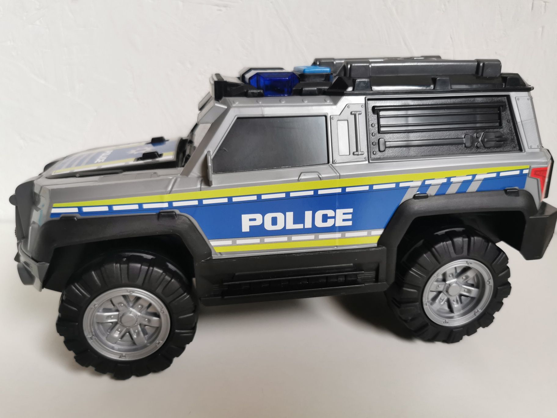 Auto policyjne SUV nr1042