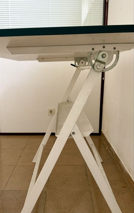 Estirador branco como novo