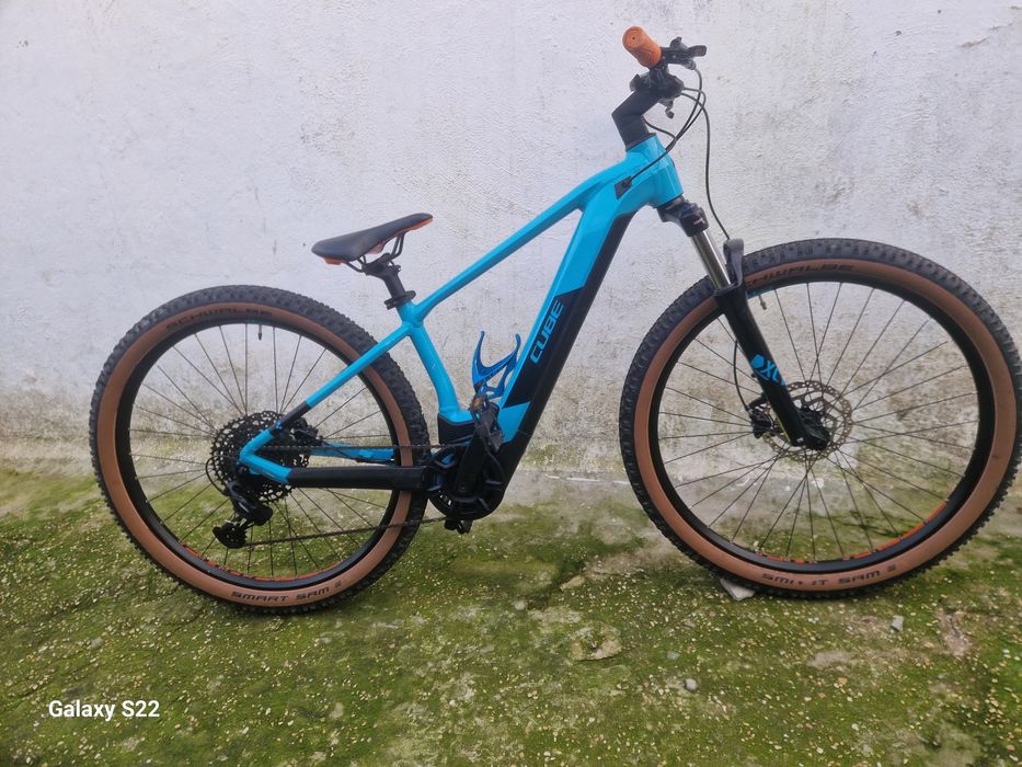 Bicicleta cube reaction pro