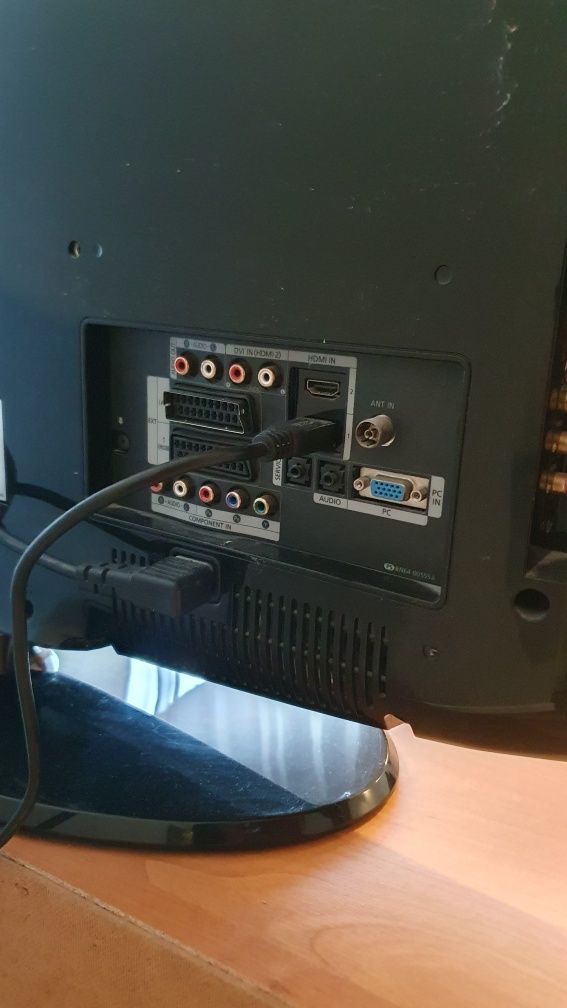 Telewizor SAMSUNG 32" z dekoderem